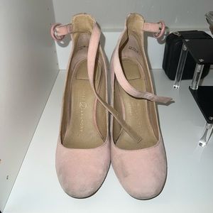 Chinese laundry pink suede shoes